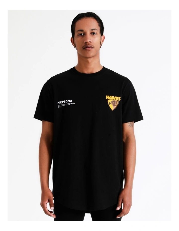 Hawthorn Curved Hem Tee In Black 6 Hawthorn Curved Hem Tee In Black - Image 4